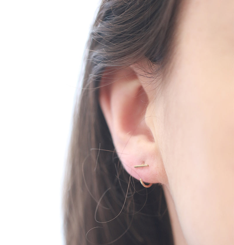 Bar Hug Earrings EARRINGS e2424g-m